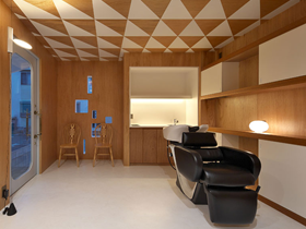 大阪府箕面市牧落にある美容室のHair Clinic gnomeの設計デザインはイレブンナインがデザインいたしました。